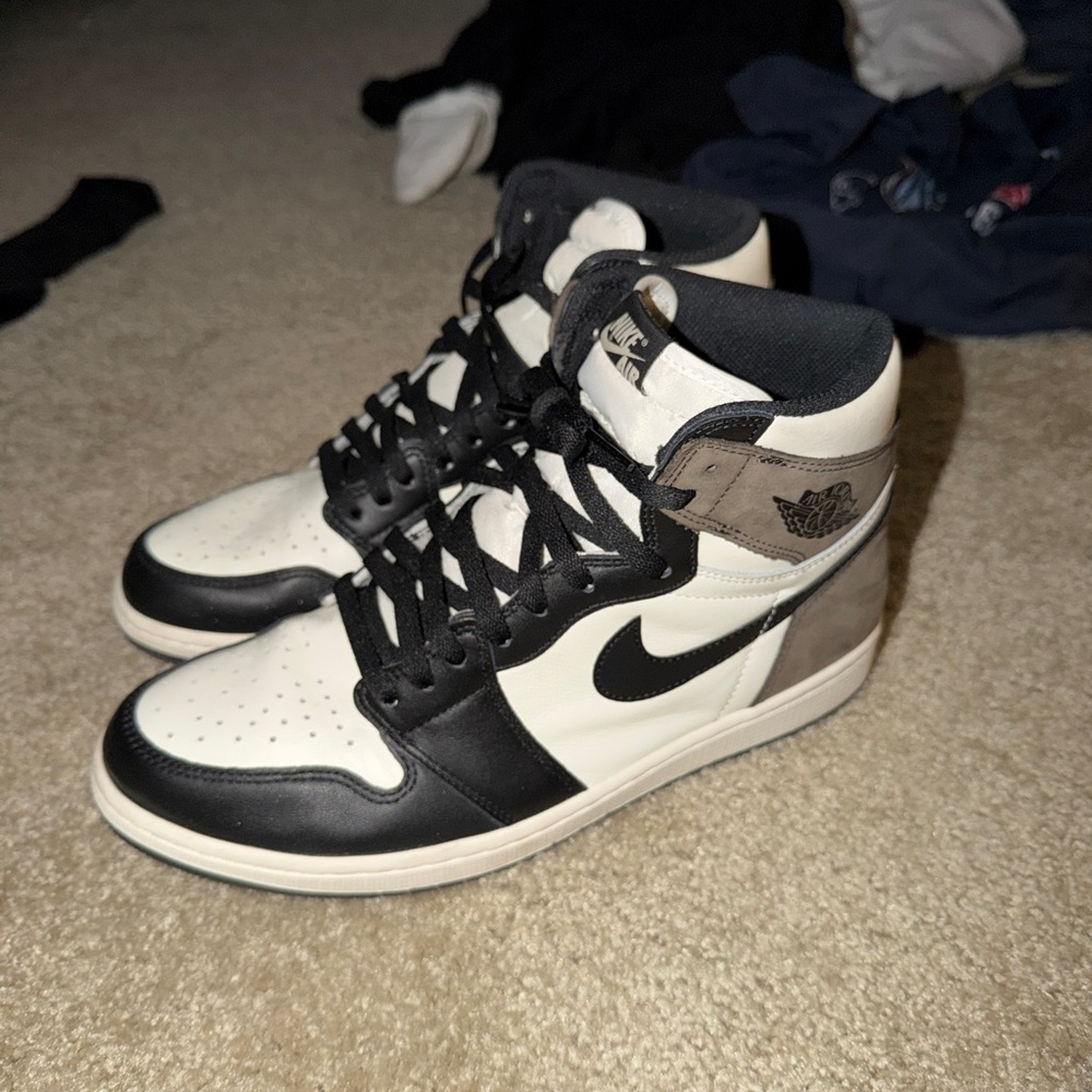 Jordan 1 Dark Mocha